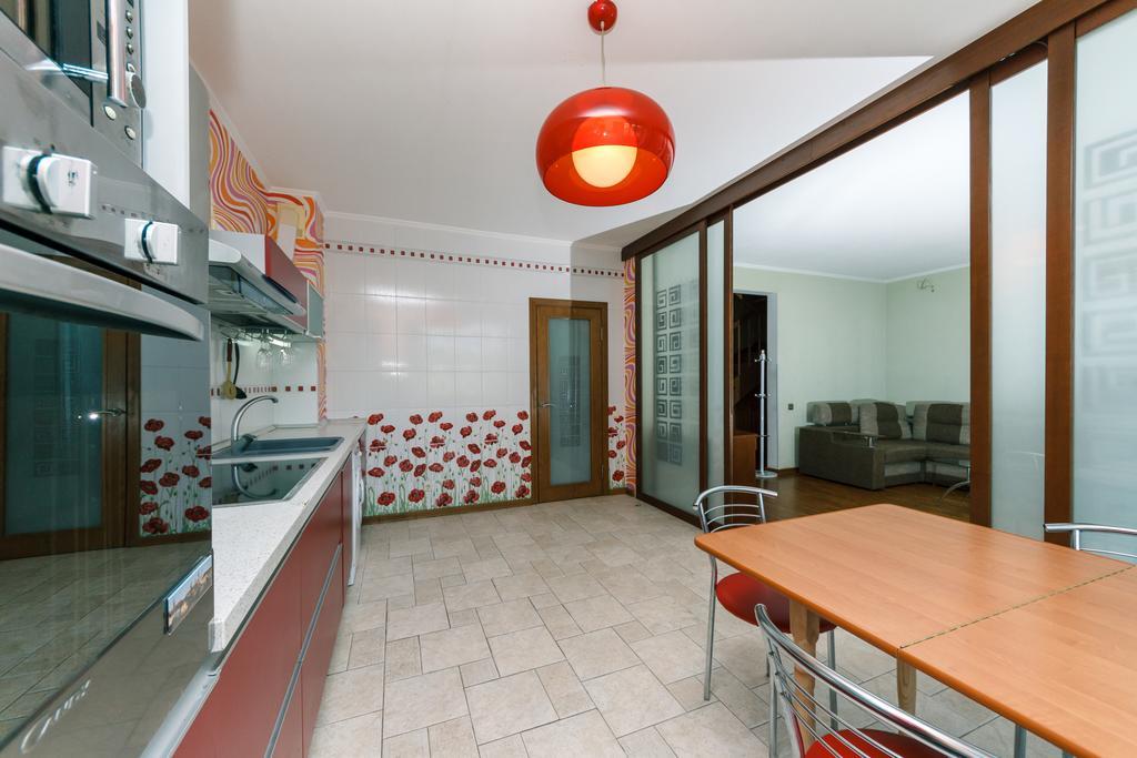 Two-Storey Apartment Near Iec Kiev Eksteriør billede